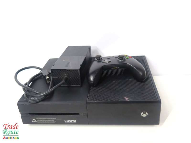 Microsoft Xbox One Model 1540 Gaming Console + 1 Controller