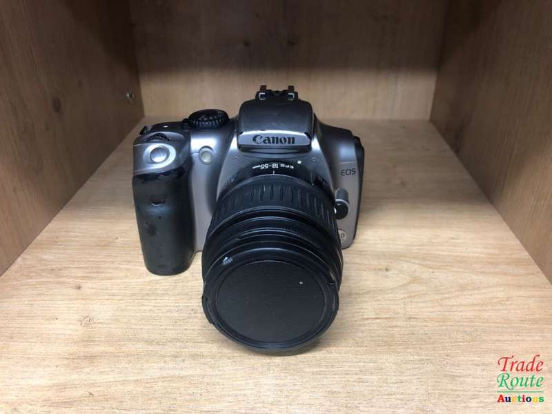 Canon 300D Digital SLR camera (SILVER) 18-55 LENS KIT