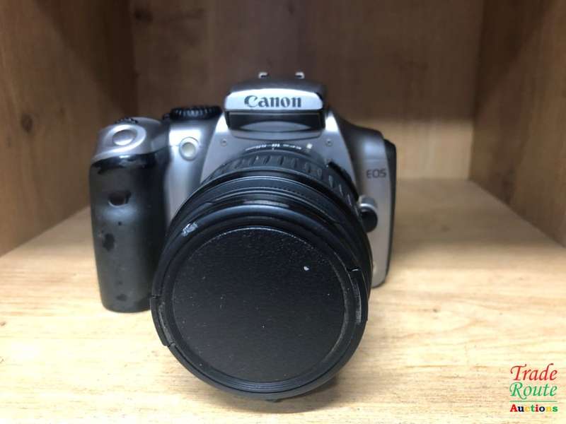 Canon 300D Digital SLR camera (SILVER) 18-55 LENS KIT