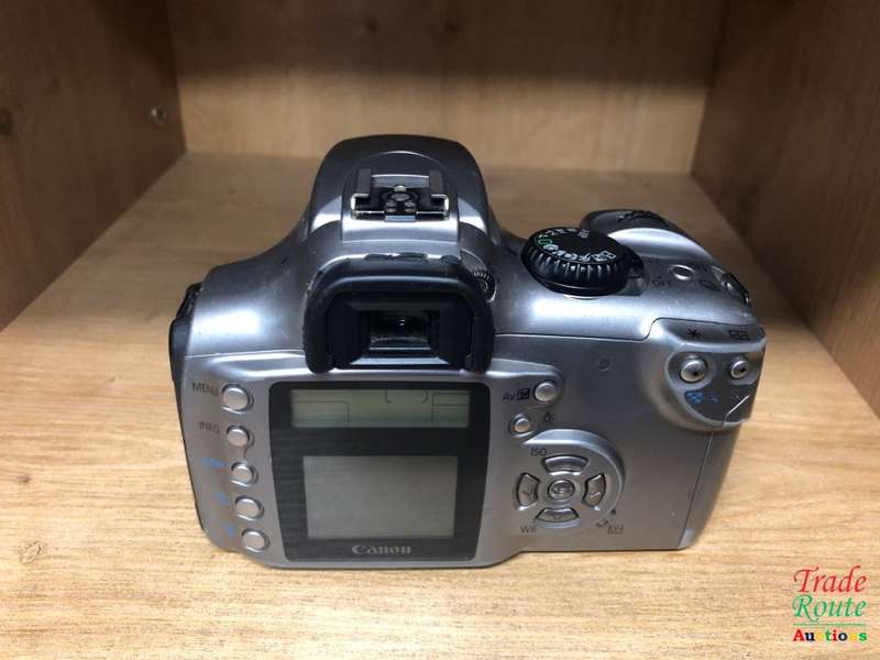 Canon 300D Digital SLR camera (SILVER) 18-55 LENS KIT