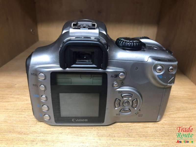 Canon 300D Digital SLR camera (SILVER) 18-55 LENS KIT