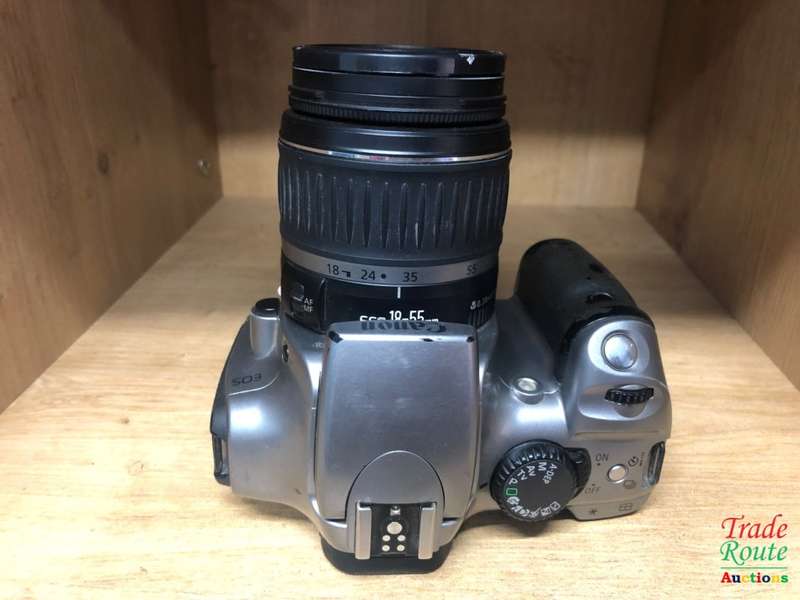 Canon 300D Digital SLR camera (SILVER) 18-55 LENS KIT