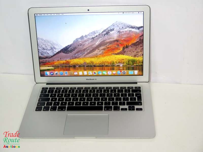 MacBook Air 13.3-inch | Core i5 1.6GHz | 4GB DDR3 RAM | 128GB SSD FLASH  **  EARLY 2015 ***