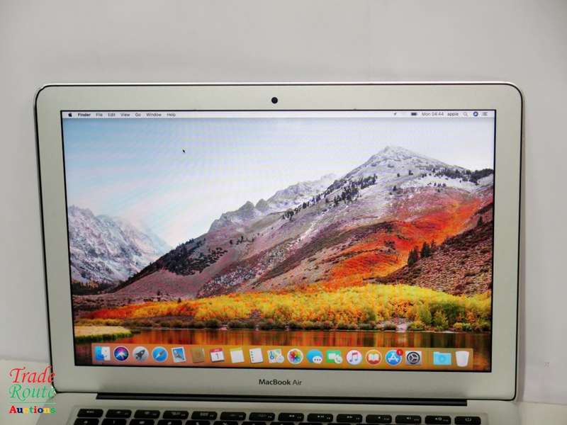 MacBook Air 13.3-inch | Core i5 1.6GHz | 4GB DDR3 RAM | 128GB SSD FLASH  **  EARLY 2015 ***