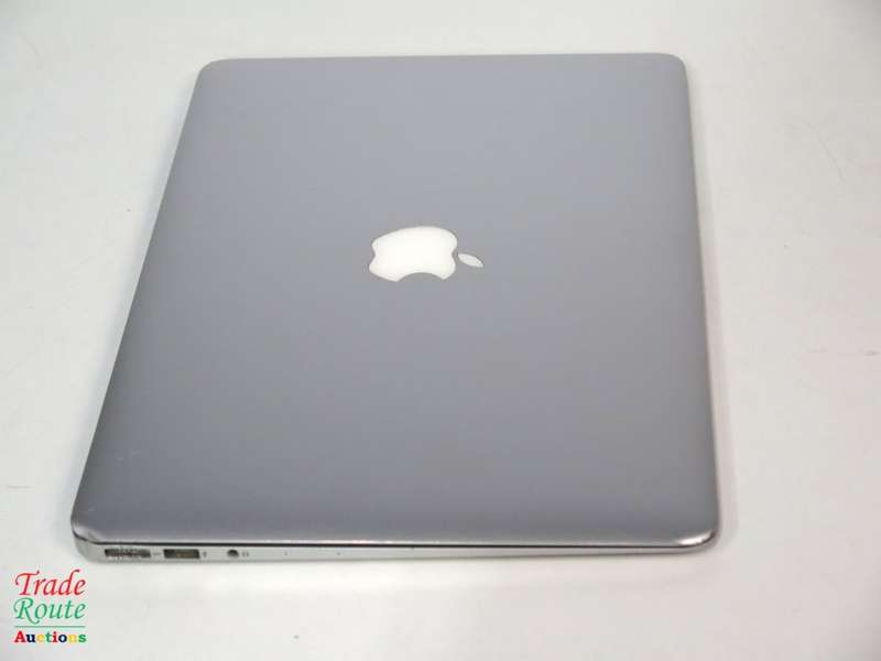 MacBook Air 13.3-inch | Core i5 1.6GHz | 4GB DDR3 RAM | 128GB SSD FLASH  **  EARLY 2015 ***
