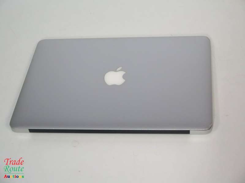 MacBook Air 13.3-inch | Core i5 1.6GHz | 4GB DDR3 RAM | 128GB SSD FLASH  **  EARLY 2015 ***