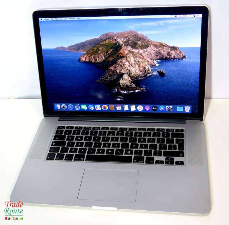 Apple MacBook Pro 15.4-inch  | Core i7 2.4GHz | 8GB RAM | 256GB SSD ** RETINA DISPLAY **