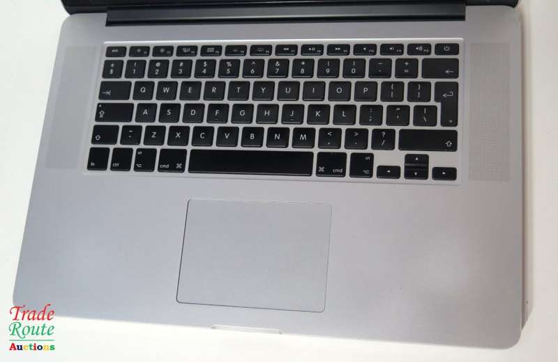 Apple MacBook Pro 15.4-inch  | Core i7 2.4GHz | 8GB RAM | 256GB SSD ** RETINA DISPLAY **