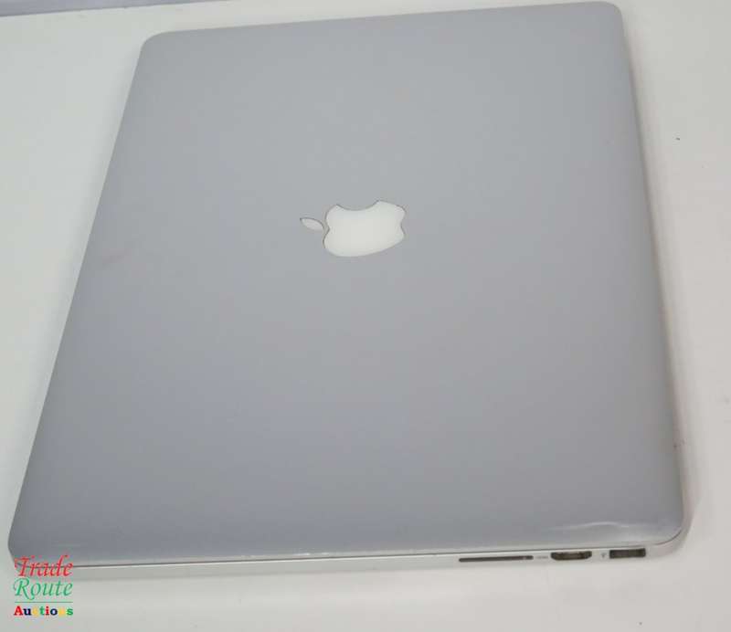 Apple MacBook Pro 15.4-inch  | Core i7 2.4GHz | 8GB RAM | 256GB SSD ** RETINA DISPLAY **