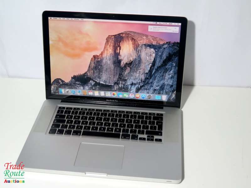 Apple MacBook Pro 15.4-inch | Core 2 Duo 2.53GHz | 4GB RAM | 320GB HDD *** GENUINE APPLE ***