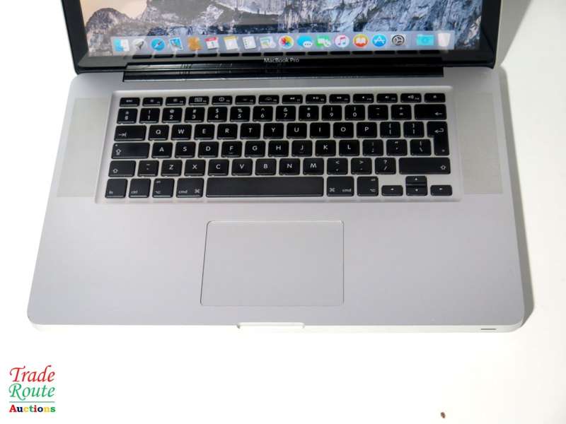 Apple MacBook Pro 15.4-inch | Core 2 Duo 2.53GHz | 4GB RAM | 320GB HDD *** GENUINE APPLE ***