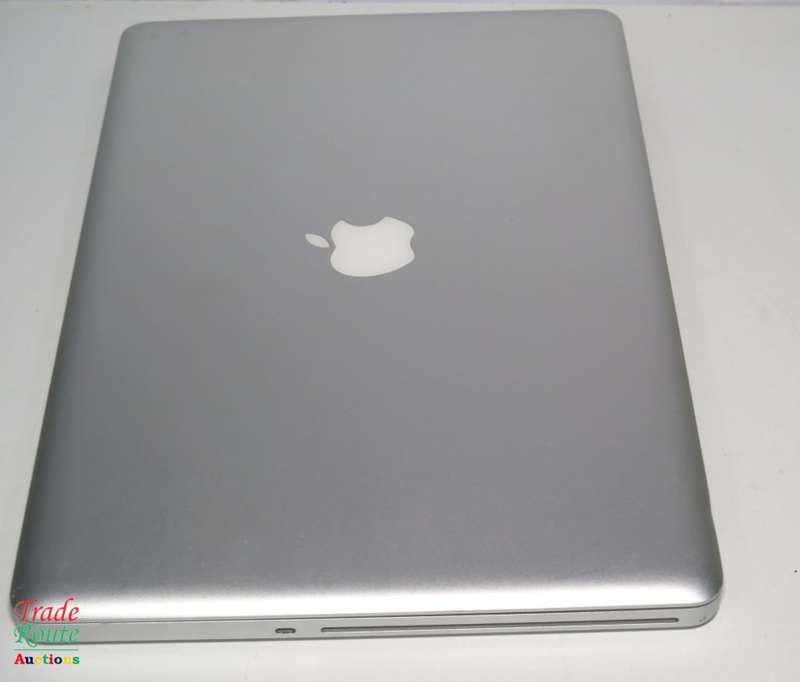 Apple MacBook Pro 15.4-inch | Core 2 Duo 2.53GHz | 4GB RAM | 320GB HDD *** GENUINE APPLE ***