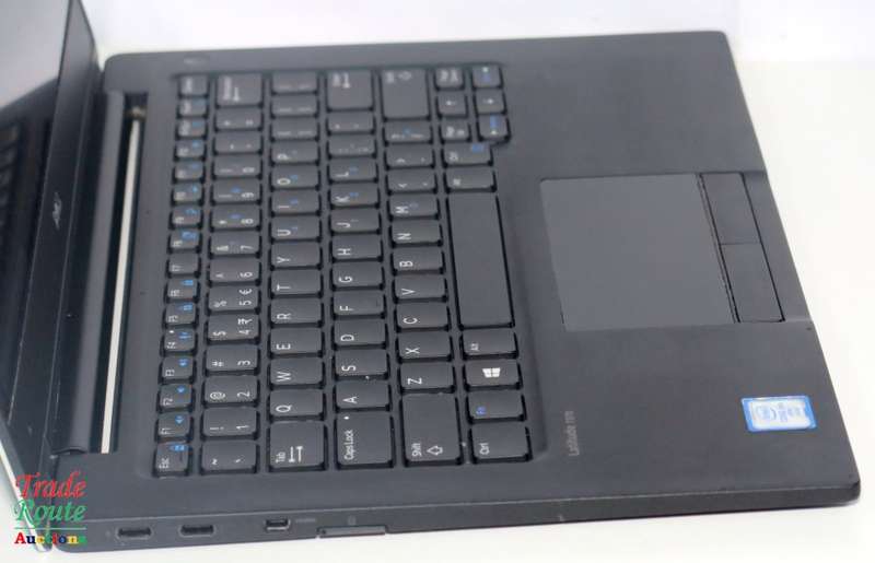 Dell Latitude 7370 Business Ultrabook, 13.3 Inches Intel M5-6Y57 1.1 GHz, 8GB RAM 256GB SSD