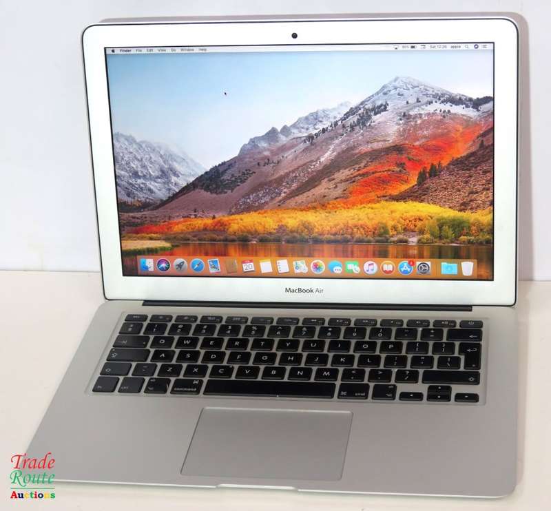 Apple MacBook Air 13.3-inch | Core i5 1.4GHz | 4GB RAM | 128GB SSD FLASH  **  EARLY 2014 ***