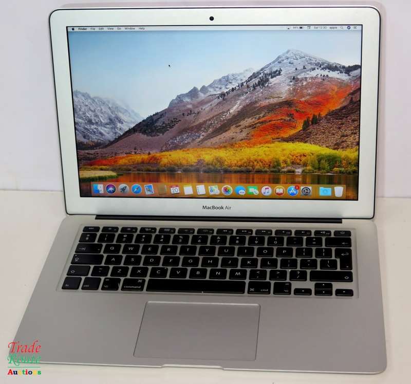 Apple MacBook Air 13.3-inch | Core i5 1.4GHz | 4GB RAM | 128GB SSD FLASH  **  EARLY 2014 ***