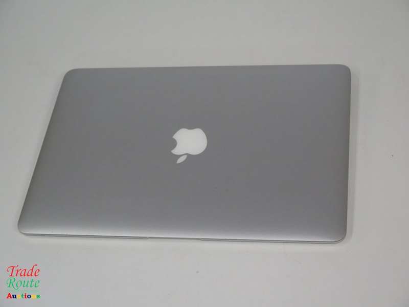 Apple MacBook Air 13.3-inch | Core i5 1.4GHz | 4GB RAM | 128GB SSD FLASH  **  EARLY 2014 ***