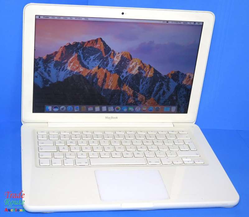 MacBook 13.3-inch | Core 2 DUO 2.4GHz | 2GB RAM | 250GB HDD | Nvidia Geforce Graphics