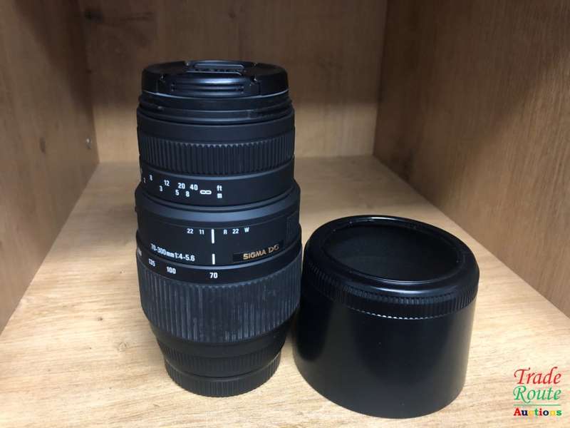 SIGMA DG 70-300mm Telephoto Zoom Lens for SONY DSLR Cameras