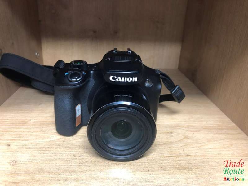 Canon Powershot SX60 HS 16.1MP Digital Camera 65x Optical Zoom Lens 3-inch LCD Tilt Screen (Black)