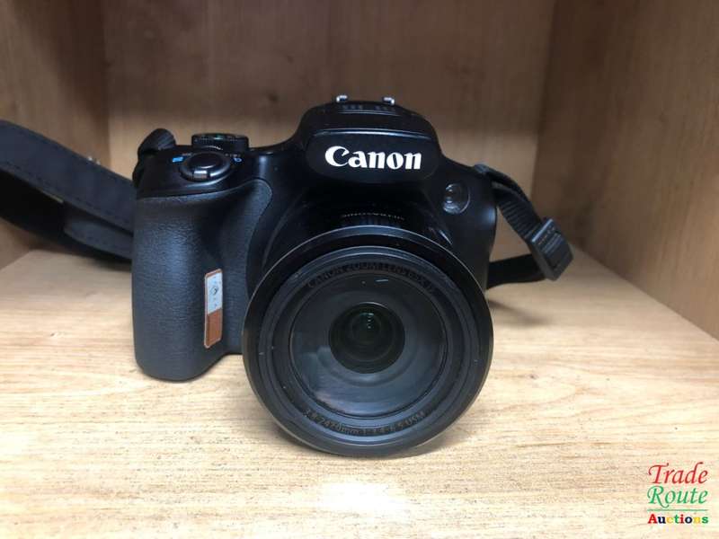 Canon Powershot SX60 HS 16.1MP Digital Camera 65x Optical Zoom Lens 3-inch LCD Tilt Screen (Black)