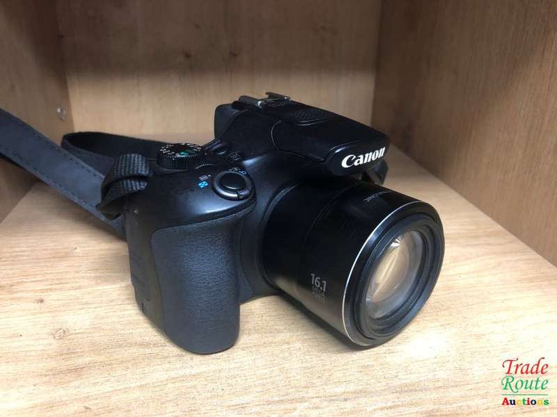 Canon Powershot SX60 HS 16.1MP Digital Camera 65x Optical Zoom Lens 3-inch LCD Tilt Screen (Black)