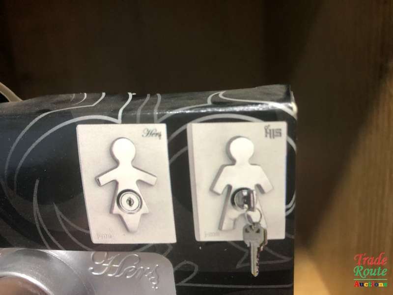 HIS AND HERS DESIGNER KEYHOLDER - Only R 30 Courier Fee Major centres