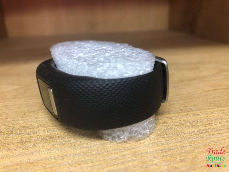 Garmin Vivofit 4 Activity Tracker IN  BOX