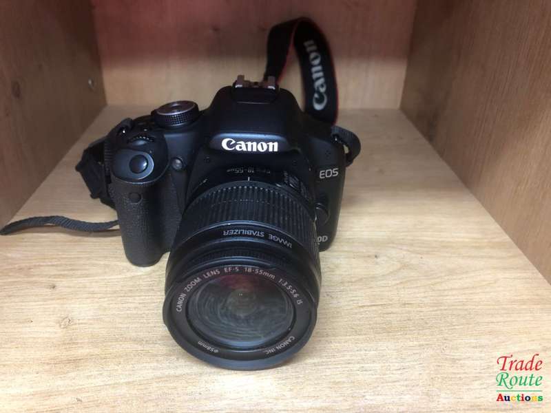 Canon EOS 500D Digital SLR camera 15.1 Megapixels FULL HD + Canon 18-55mm Lens KIT