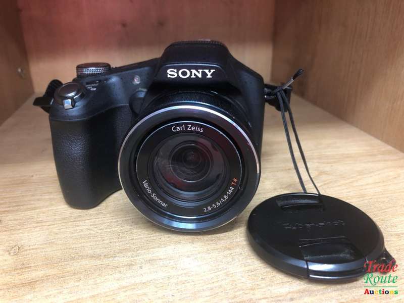 Sony Cyber-Shot DSC-HX100V 16.2 MP Exmor R CMOS Digital Still Camera Carl Zeiss Vario-Tessar Lens