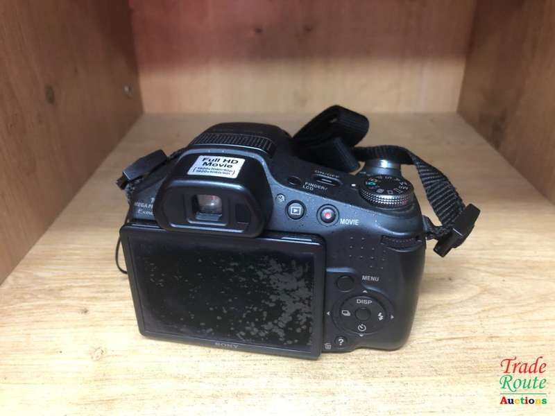 Sony Cyber-Shot DSC-HX100V 16.2 MP Exmor R CMOS Digital Still Camera Carl Zeiss Vario-Tessar Lens