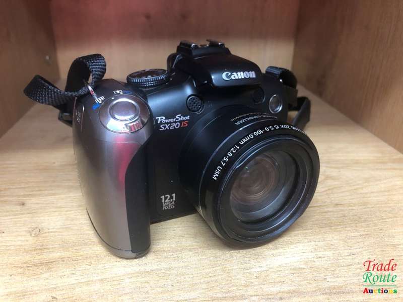 Canon PowerShot SX20 IS Digital Camera (12.1 Megapixel, 20x Optical Zoom) 2.5 inch LCD