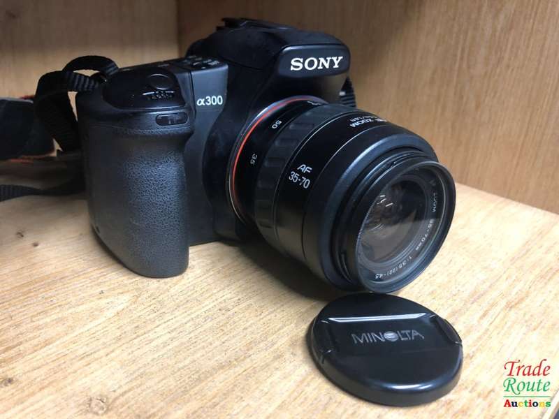 SONY ALPHA A300 DIGITAL CAMERA + 35-70 SONY LENS PROFESSIONAL CAMERA KIT