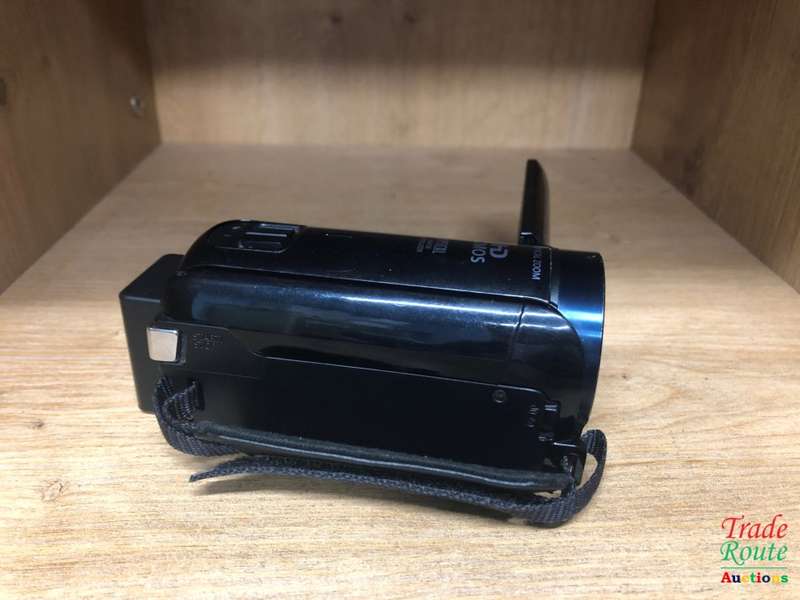 Canon LEGRIA HF R606 Camcorder - High Definition - 3.28Mp 32x optical zoom