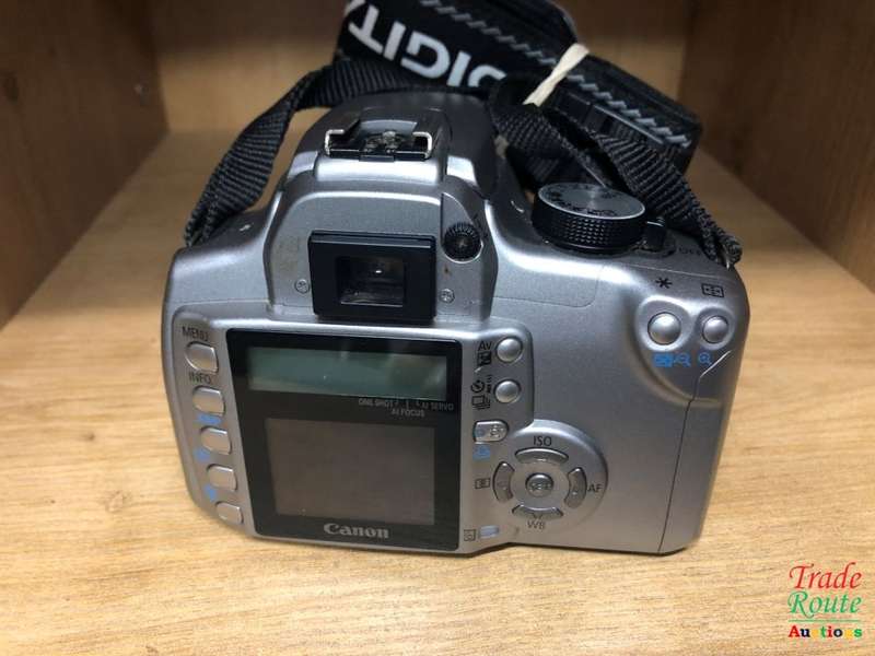 Canon EOS 350D Digital SLR camera (SILVER) WITH 18-55 mm ii LENS [ NO CHARGER ]
