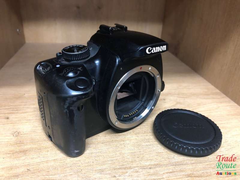 Canon EOS 400D DigitalSLR camera 10.1 Megapixels BODY ONLY