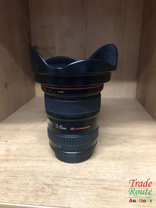 CANON EF 17-40mm f/4L ULTRASONIC Ultra Wide Angle Zoom Lens for Canon SLR Cameras