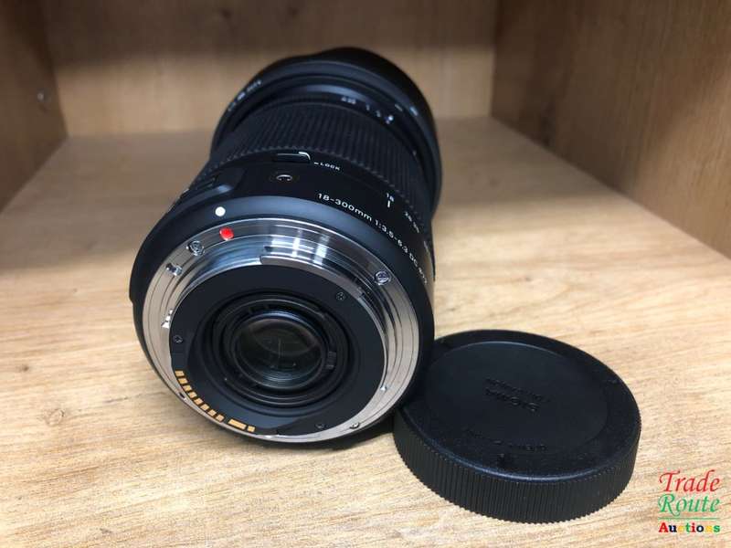 Sigma 18-300mm f3.5-6.3 DC OS HSM Contemporary Macro Lens (CANON MOUNT)
