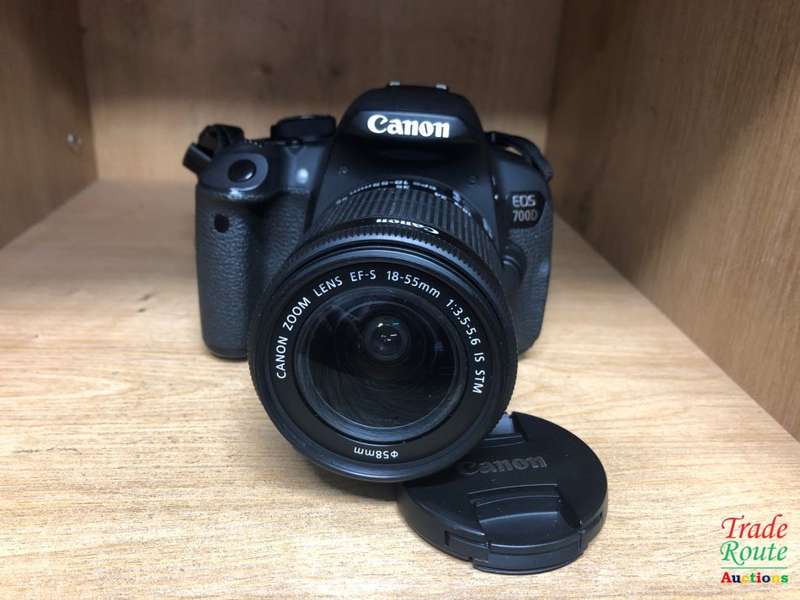 Canon EOS 700D DIGITAL SLR CAMERA KIT WITH 18-55MM IS STM LENS