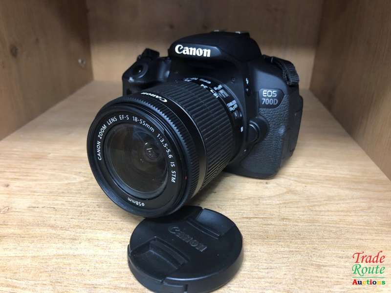 Canon EOS 700D DIGITAL SLR CAMERA KIT WITH 18-55MM IS STM LENS