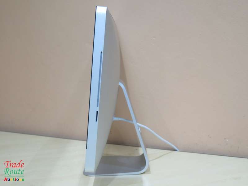 Apple iMAC | 21.5 INCH | Core i5 * ALL IN ONE DESKTOP COMPUTER * AMD Radeon HD