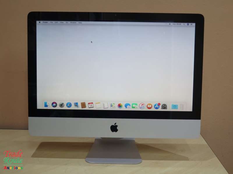 Apple iMAC | 21.5 INCH -  ATI Radeon HD Graphics - All in One Desktop Computer