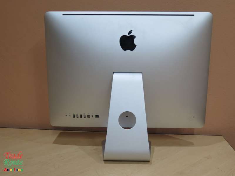Apple iMAC | 21.5 INCH -  ATI Radeon HD Graphics - All in One Desktop Computer