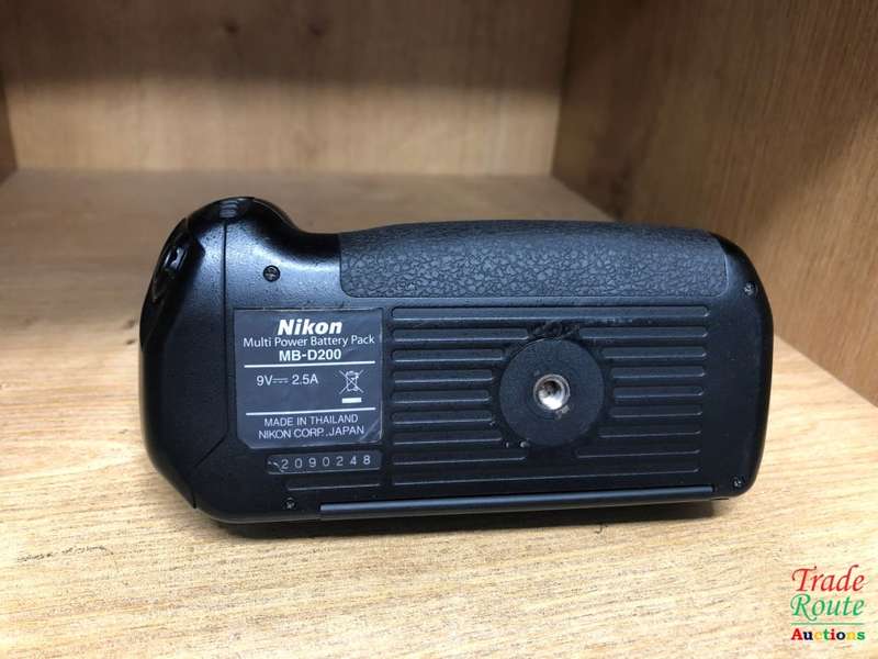 Nikon MB-D200 Multi-Power Battery Pack