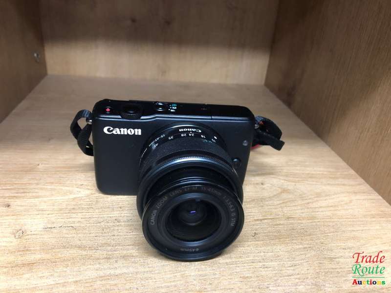 Canon EOS M10 Mirrorless Digital Camera with 15-45mm IS STM Lens