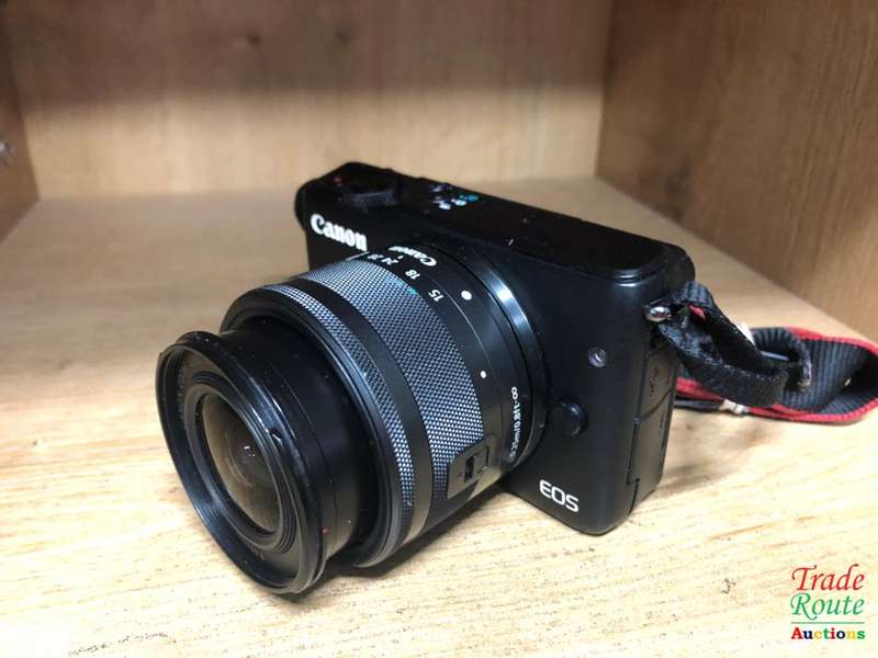 Canon EOS M10 Mirrorless Digital Camera with 15-45mm IS STM Lens