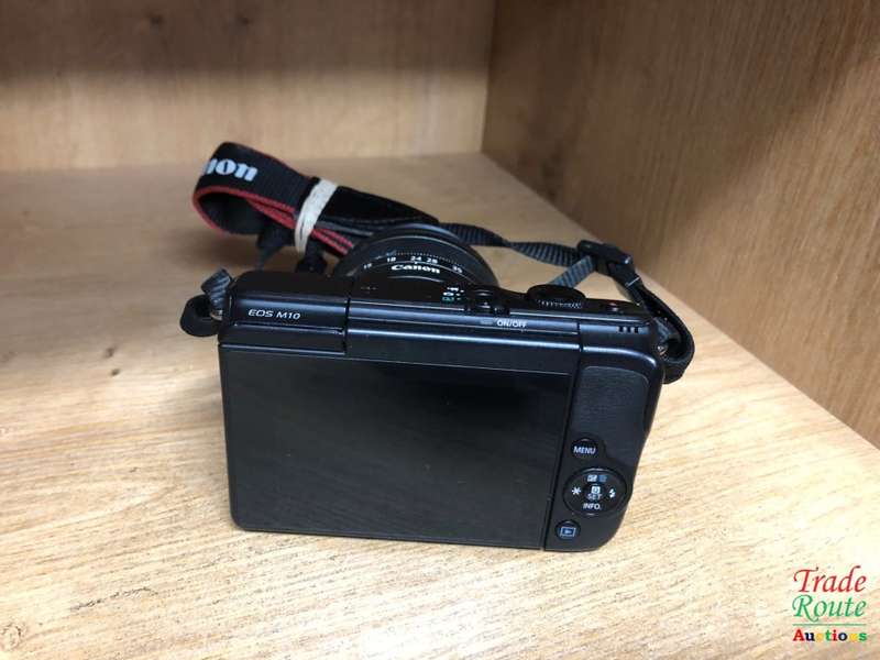 Canon EOS M10 Mirrorless Digital Camera with 15-45mm IS STM Lens