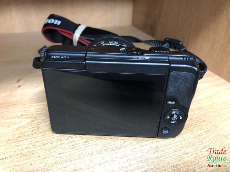 Canon EOS M10 Mirrorless Digital Camera with 15-45mm IS STM Lens