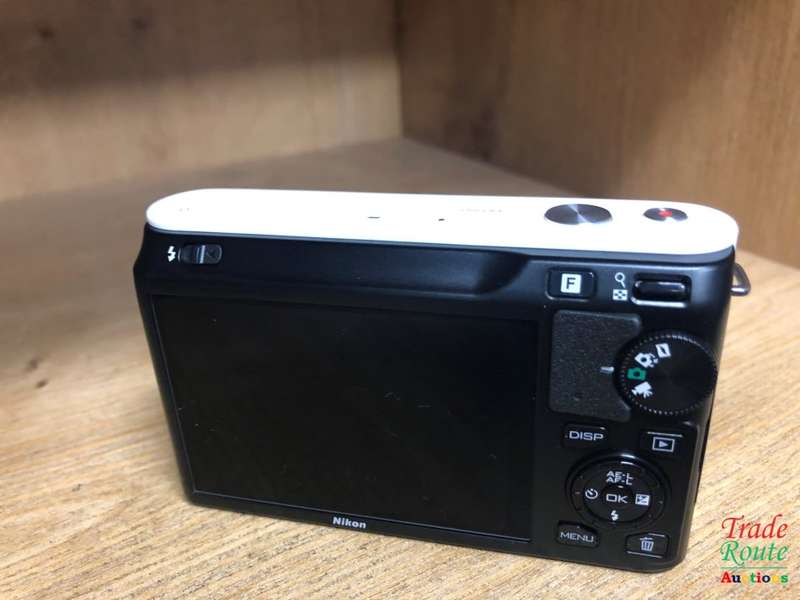 Nikon 1 J1 Body  Digital Camera - MIRRORLESS CAMERA