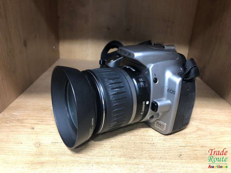 Canon EOS 350D Digital SLR camera WITH 18-55 mm lens