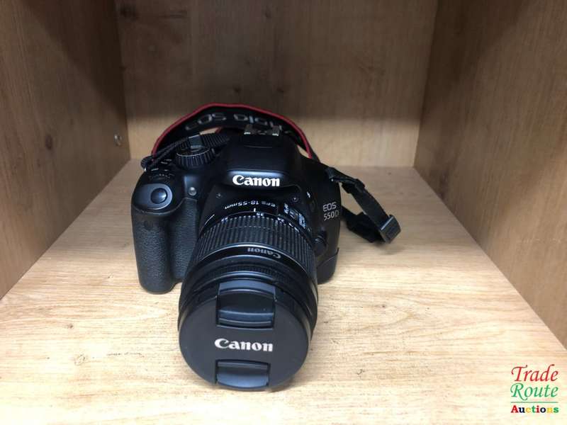 Canon EOS 550D Digital SLR camera Kit with Canon 18-55 Lens